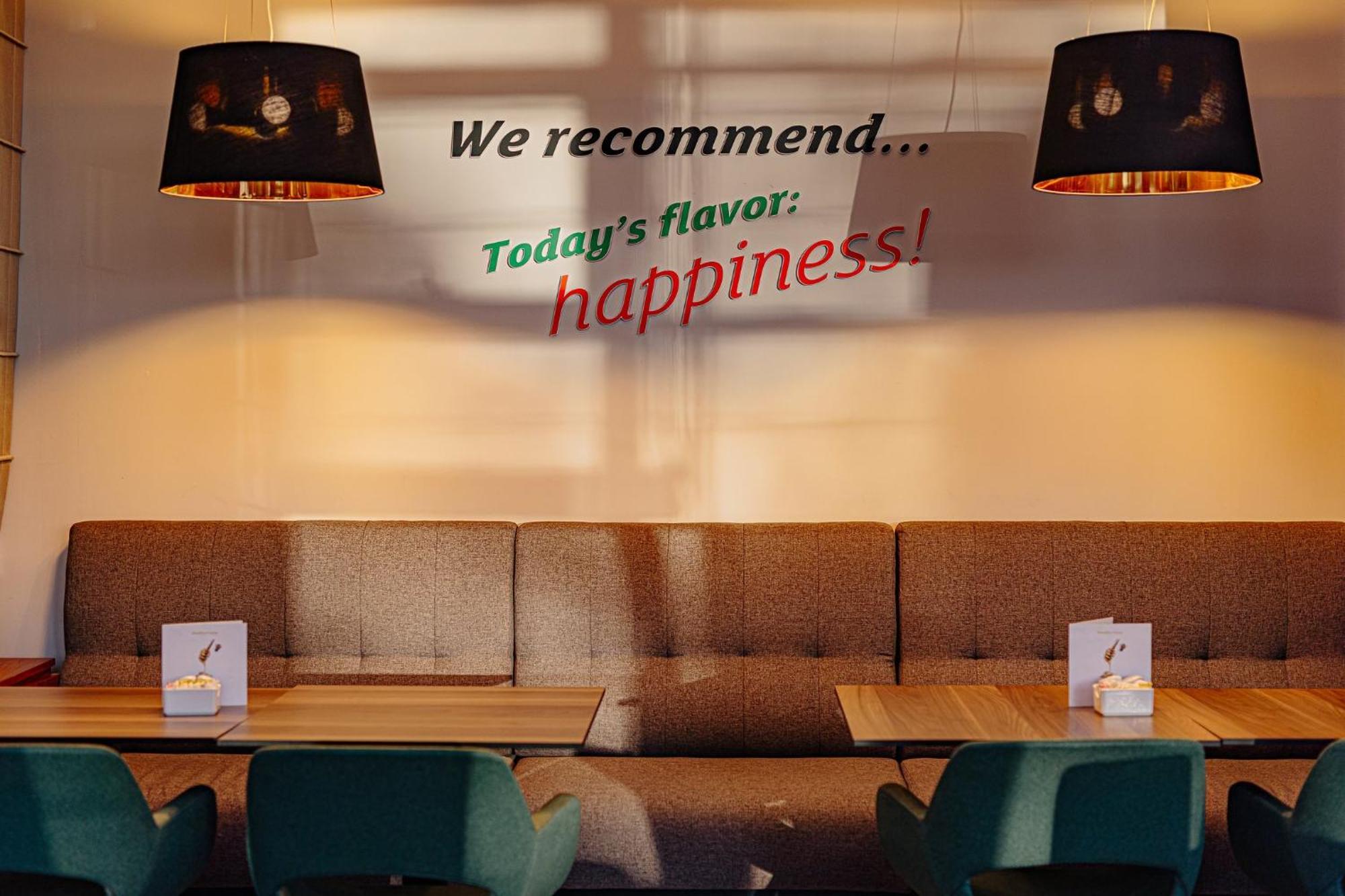 Holiday Inn Belgrade By Ihg Экстерьер фото