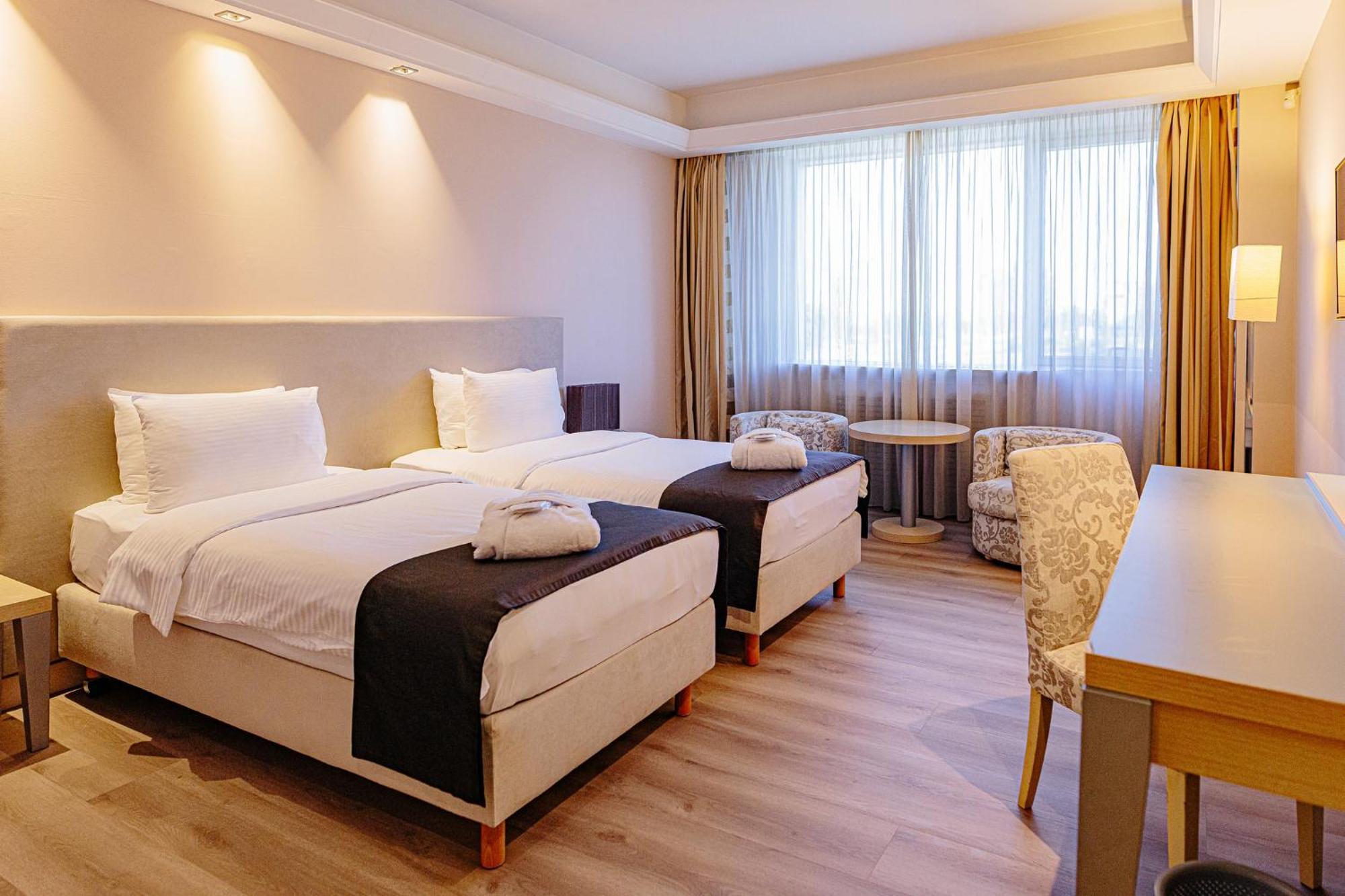 Holiday Inn Belgrade By Ihg Экстерьер фото