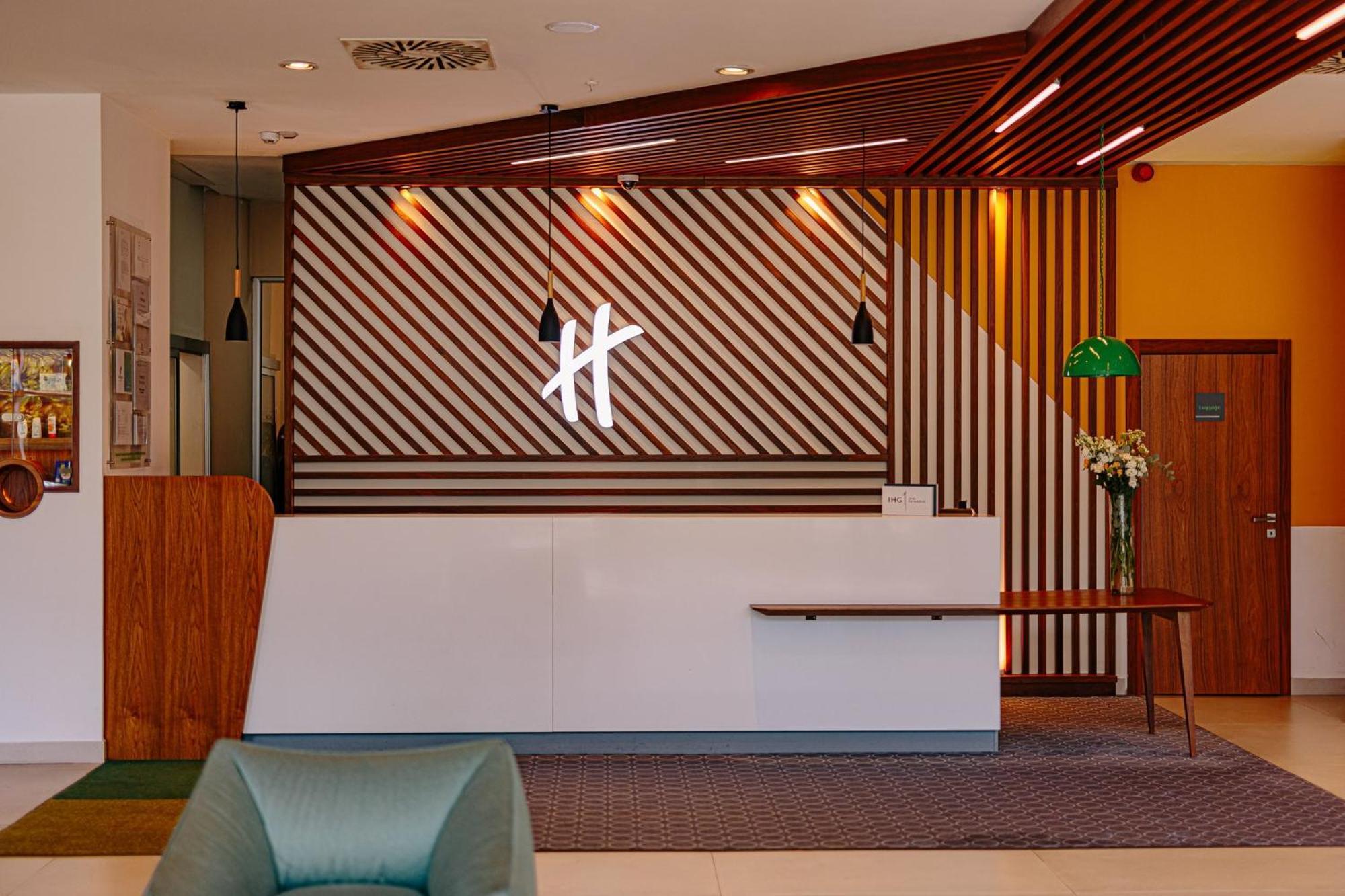 Holiday Inn Belgrade By Ihg Экстерьер фото