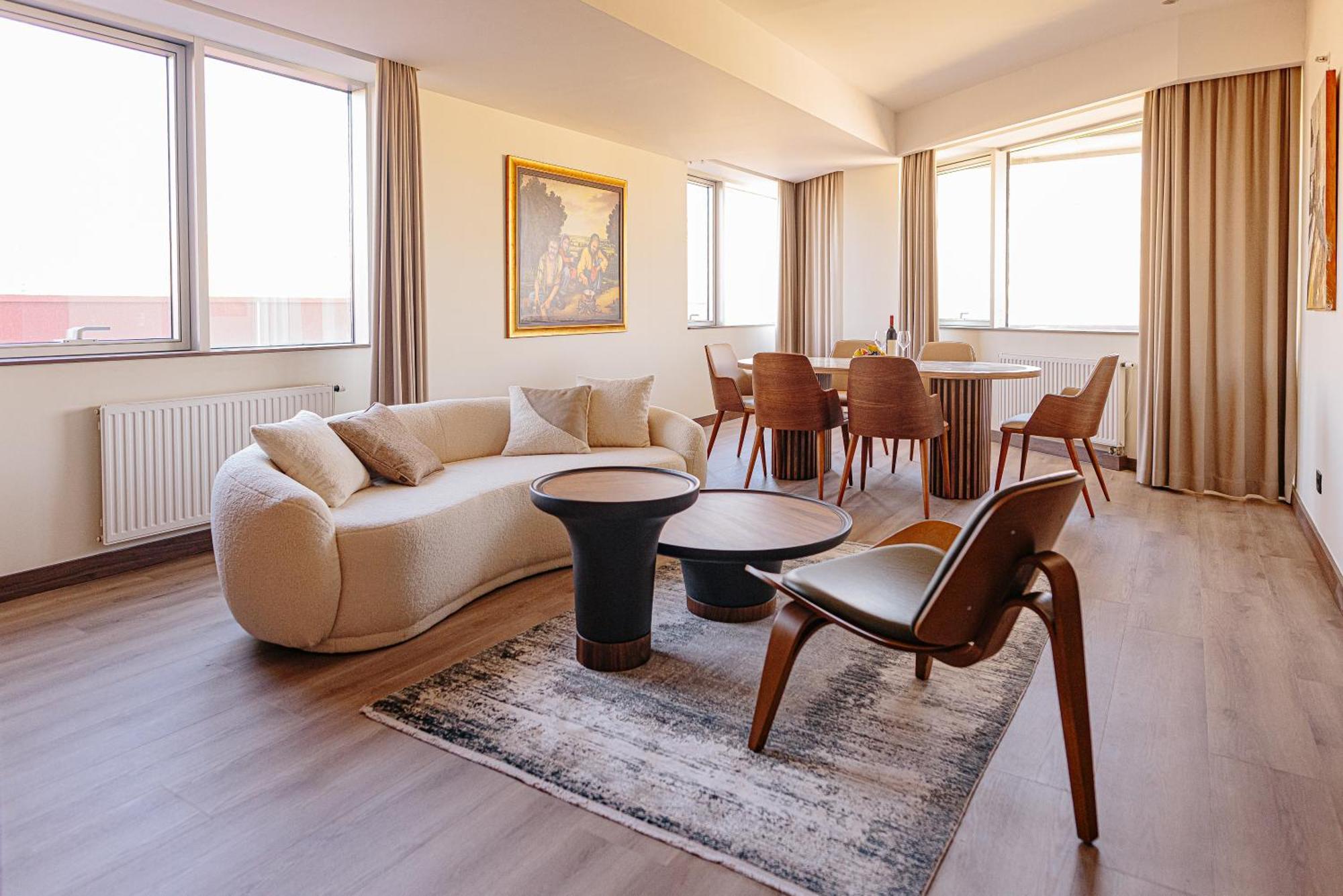 Holiday Inn Belgrade By Ihg Экстерьер фото