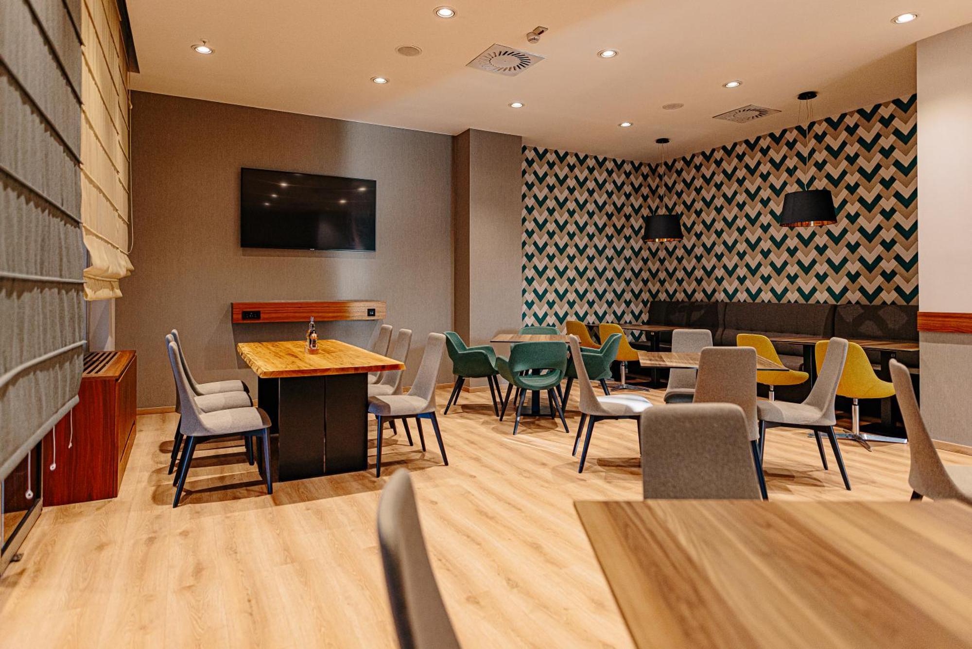 Holiday Inn Belgrade By Ihg Экстерьер фото
