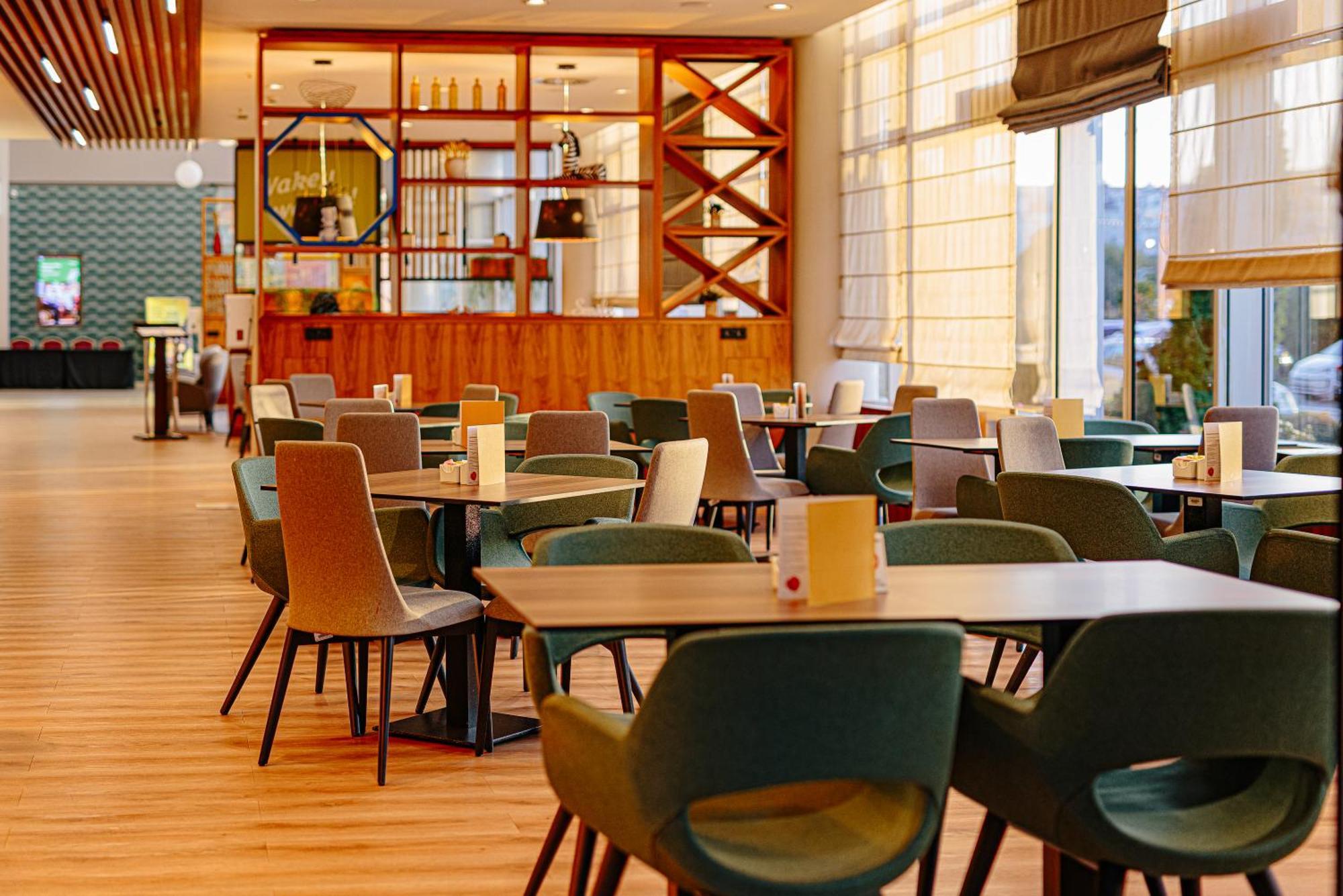 Holiday Inn Belgrade By Ihg Экстерьер фото