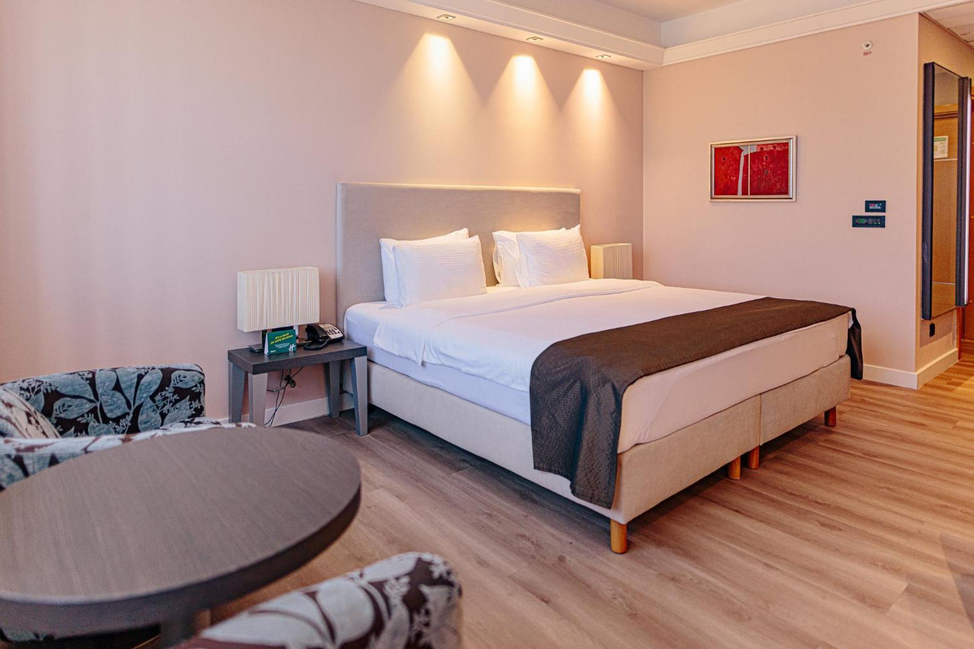 Holiday Inn Belgrade By Ihg Экстерьер фото